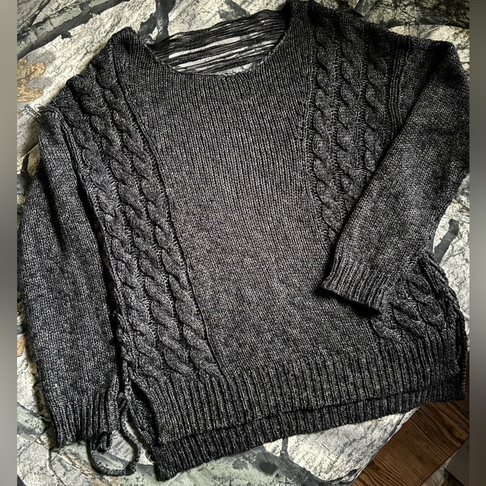 Charcoal sz M sweater by Silver with unique side tie vents and v-back